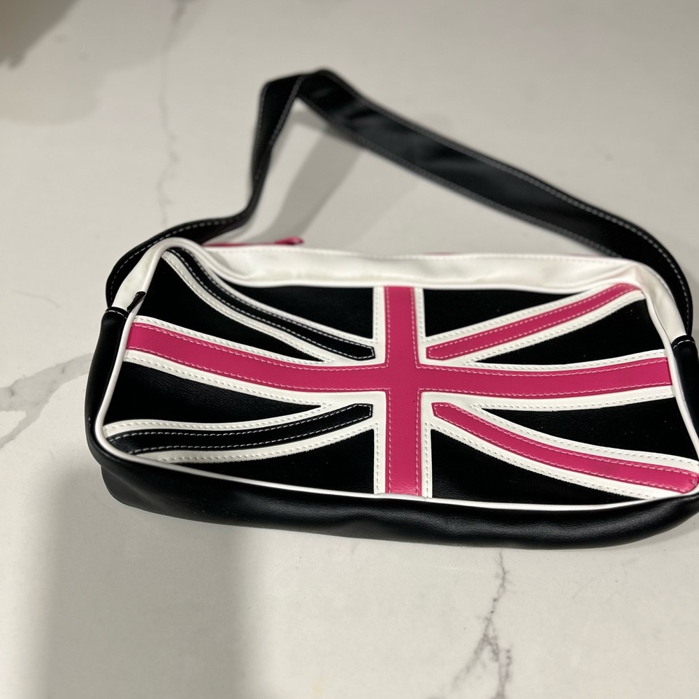 Unique British Shoulder Bag – Rare Find – Excellent Condition